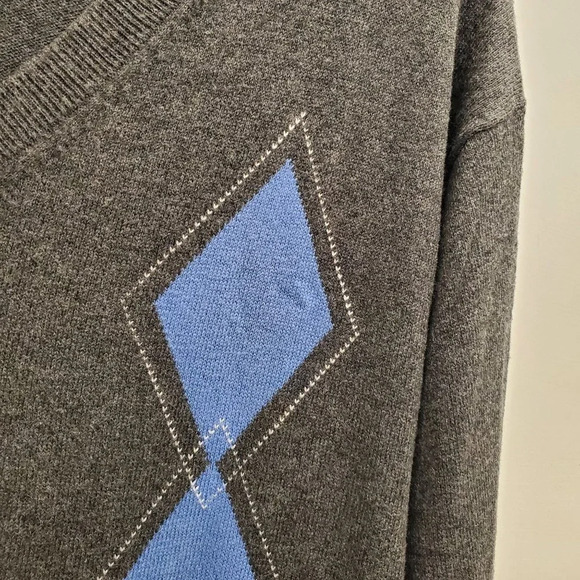 Kenneth Roberts Men's Charcoal Cashmere Blend Preppy Argyle V-Neck Sweater Sz M - Picture 2 of 4